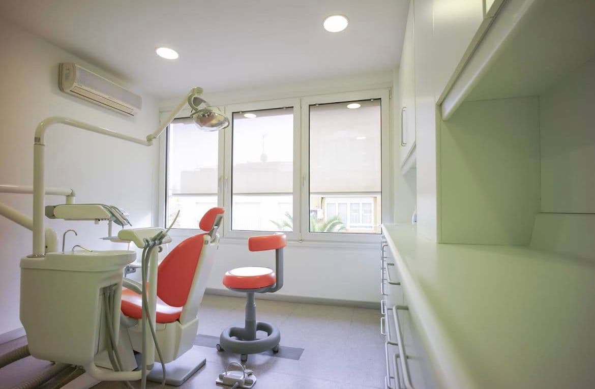 Dr. Angel Pallas Noguera - Especialista en Dens Clínica Dental